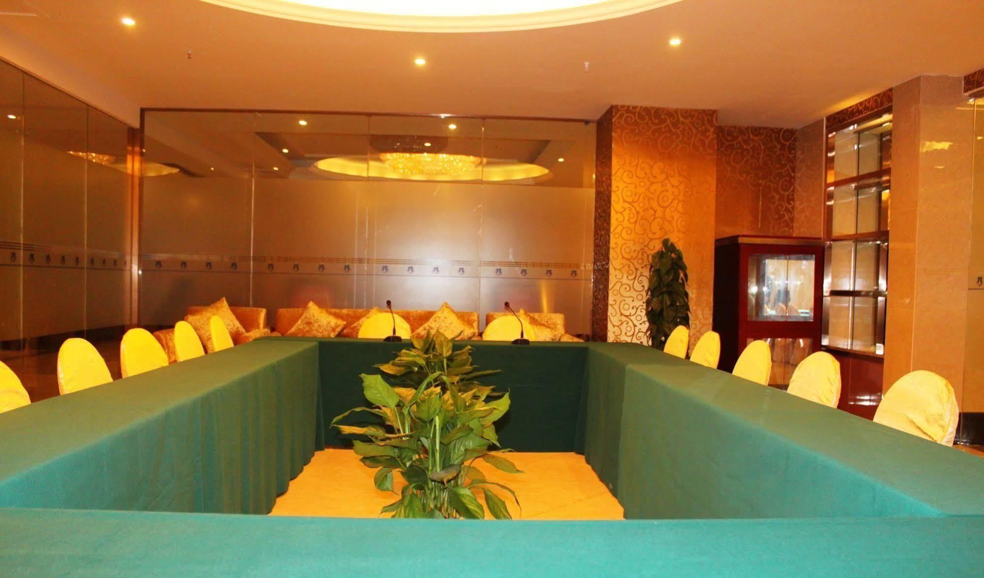 New Beacon Runfeng International Hotel Wuhan Eksteriør bilde