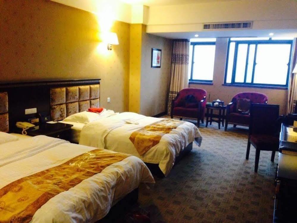 New Beacon Runfeng International Hotel Wuhan Eksteriør bilde